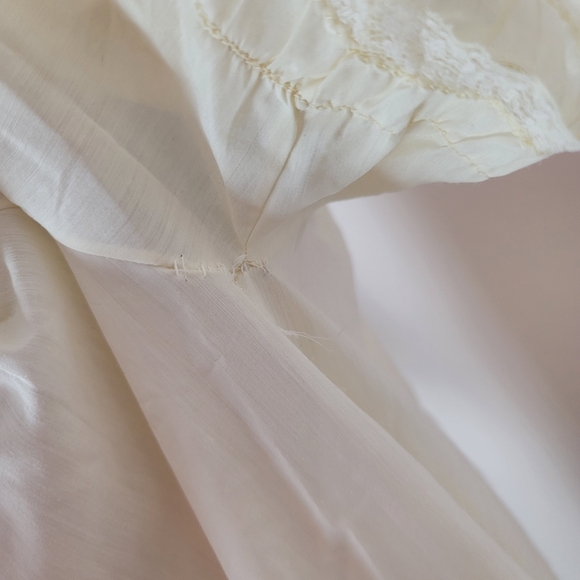 Vintage embroidered nightgown size small/medium - Picture 2 of 11